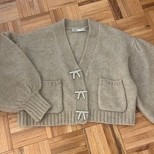 Zara Beige Rhinestone Bow Sweater Cardigan Size S